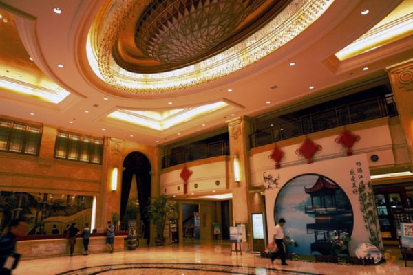 石柱按摩，舒缓身心，一触即享